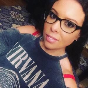 Meet your Posher, Tonya